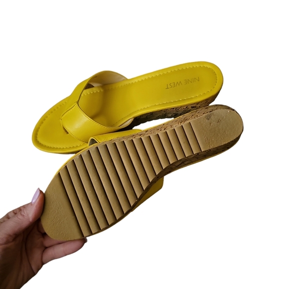 Nine West sz 10 yellow wedge sandals with box - Picture 4 of 5